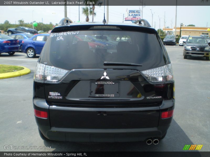 Labrador Black Pearl / Black 2007 Mitsubishi Outlander LS