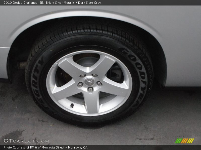 Bright Silver Metallic / Dark Slate Gray 2010 Dodge Challenger SE