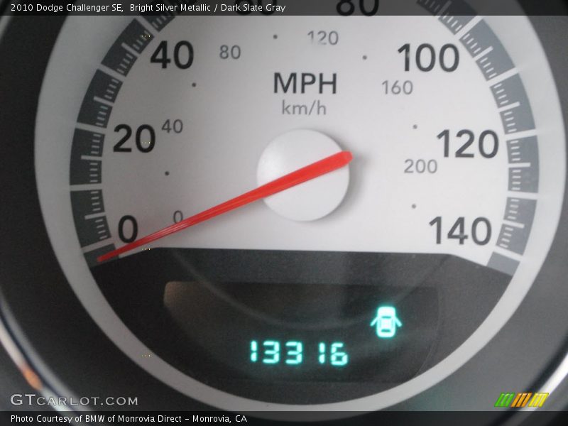 Bright Silver Metallic / Dark Slate Gray 2010 Dodge Challenger SE