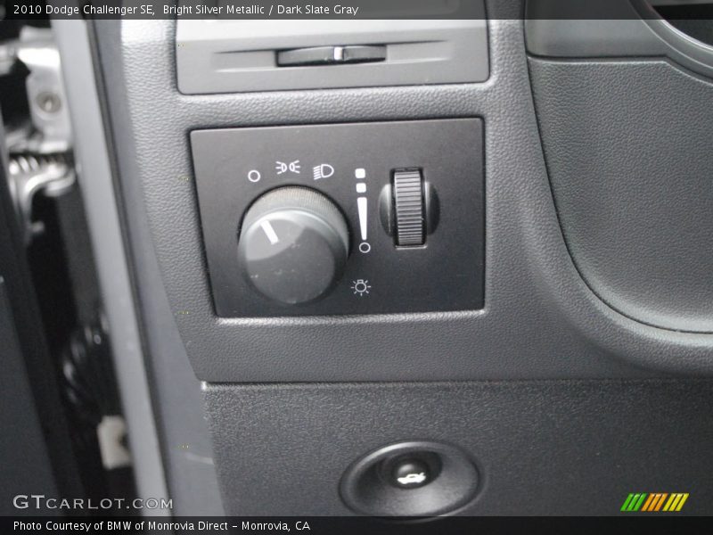 Bright Silver Metallic / Dark Slate Gray 2010 Dodge Challenger SE