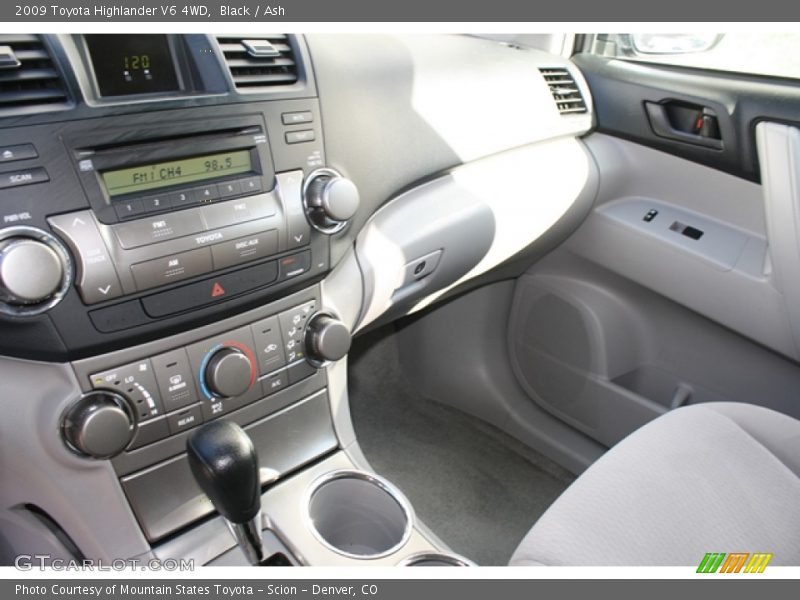 Black / Ash 2009 Toyota Highlander V6 4WD