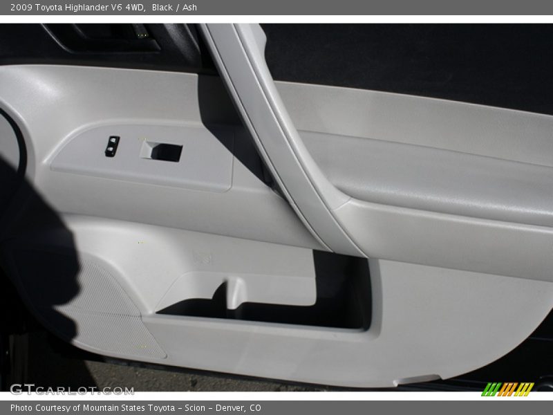 Black / Ash 2009 Toyota Highlander V6 4WD