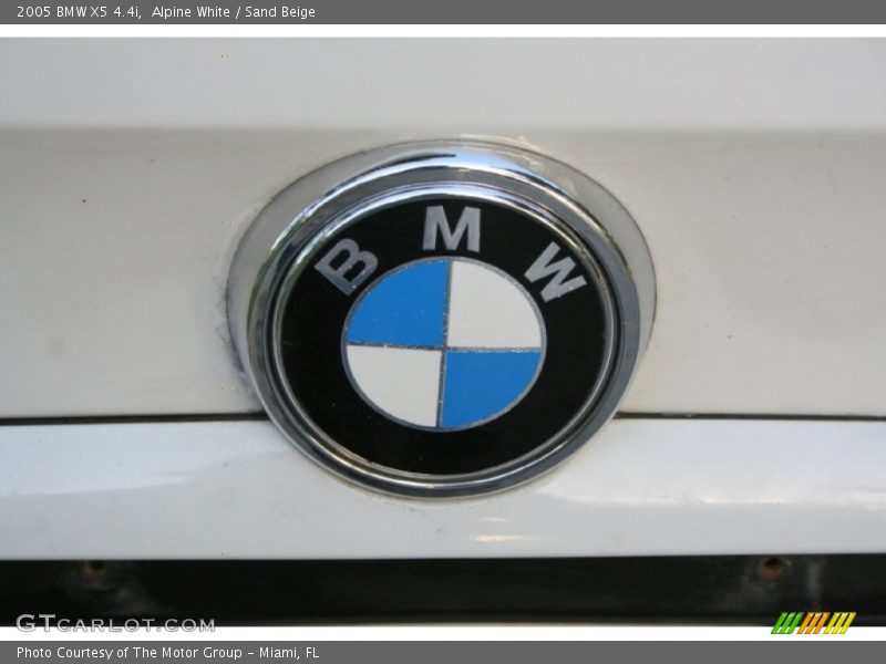 Alpine White / Sand Beige 2005 BMW X5 4.4i
