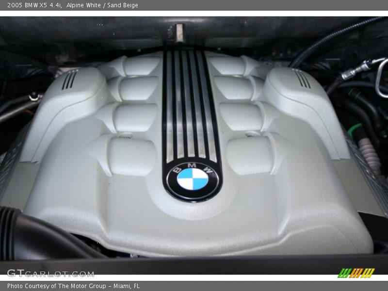 Alpine White / Sand Beige 2005 BMW X5 4.4i