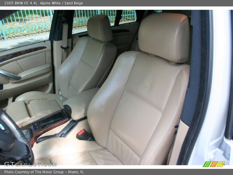 Alpine White / Sand Beige 2005 BMW X5 4.4i