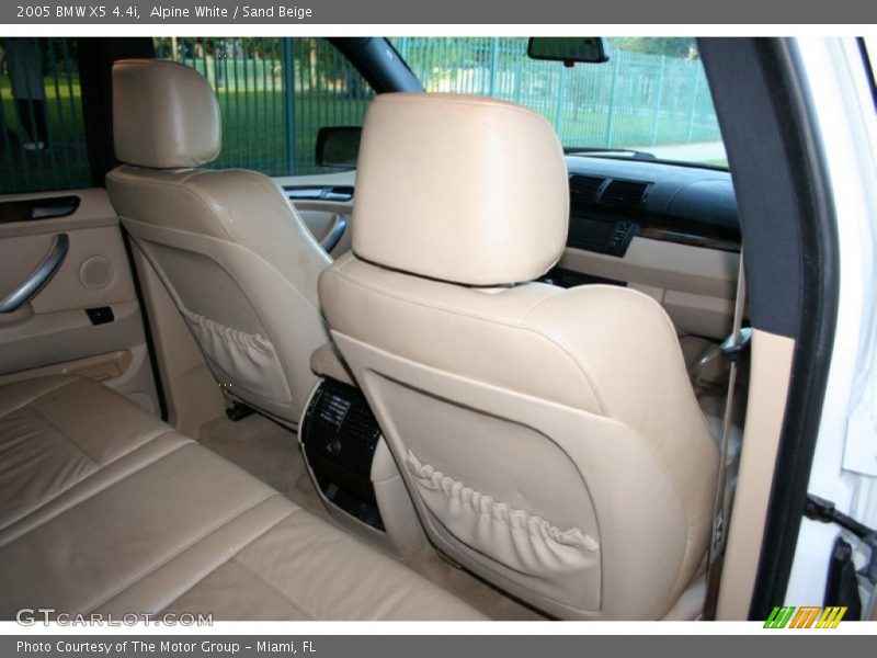 Alpine White / Sand Beige 2005 BMW X5 4.4i