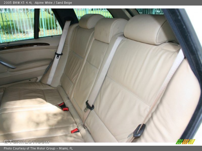 Alpine White / Sand Beige 2005 BMW X5 4.4i