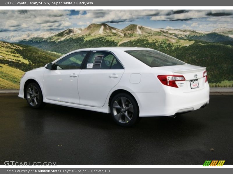 Super White / Black/Ash 2012 Toyota Camry SE V6