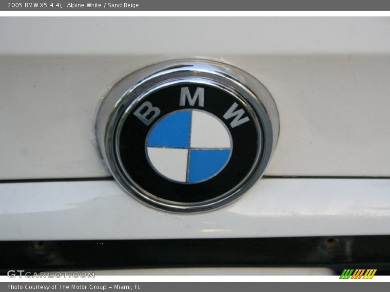 Alpine White / Sand Beige 2005 BMW X5 4.4i