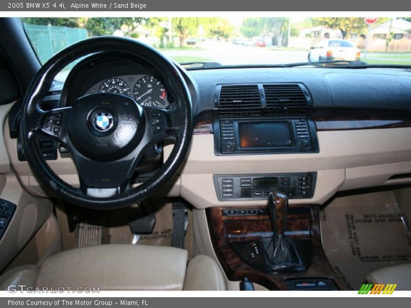 Alpine White / Sand Beige 2005 BMW X5 4.4i