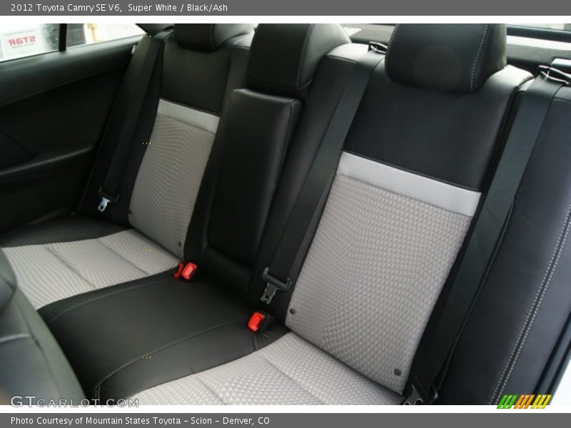 Super White / Black/Ash 2012 Toyota Camry SE V6
