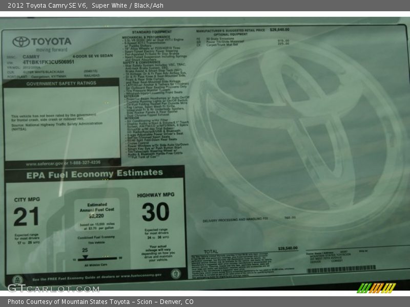 Super White / Black/Ash 2012 Toyota Camry SE V6