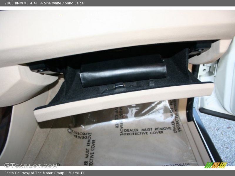 Alpine White / Sand Beige 2005 BMW X5 4.4i