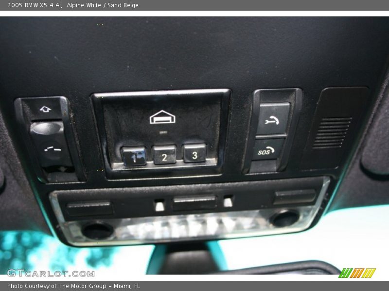 Alpine White / Sand Beige 2005 BMW X5 4.4i