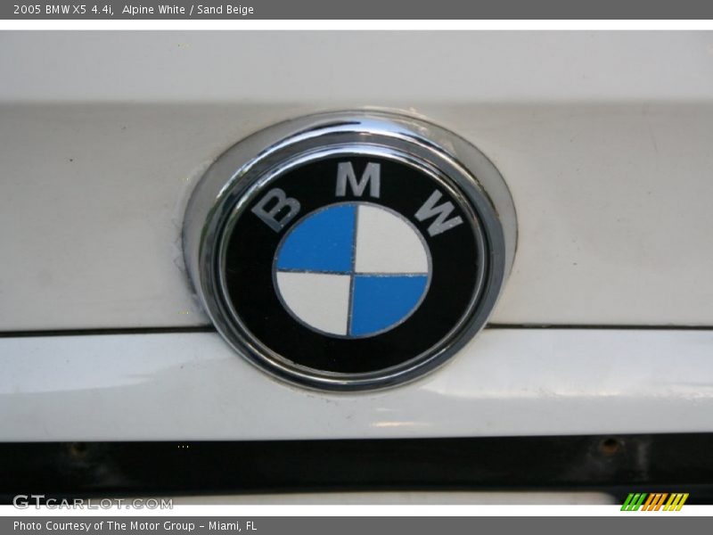 Alpine White / Sand Beige 2005 BMW X5 4.4i