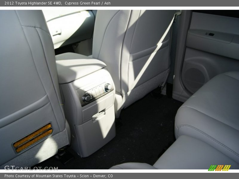 Cypress Green Pearl / Ash 2012 Toyota Highlander SE 4WD