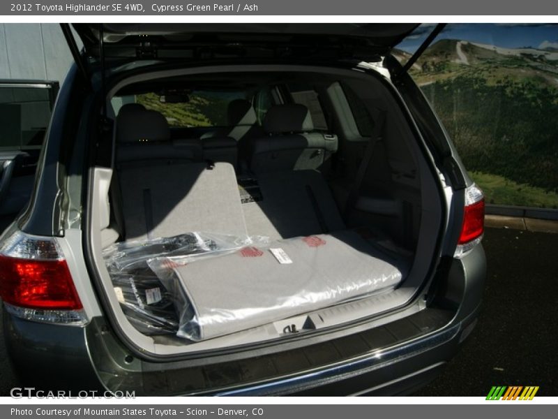 Cypress Green Pearl / Ash 2012 Toyota Highlander SE 4WD
