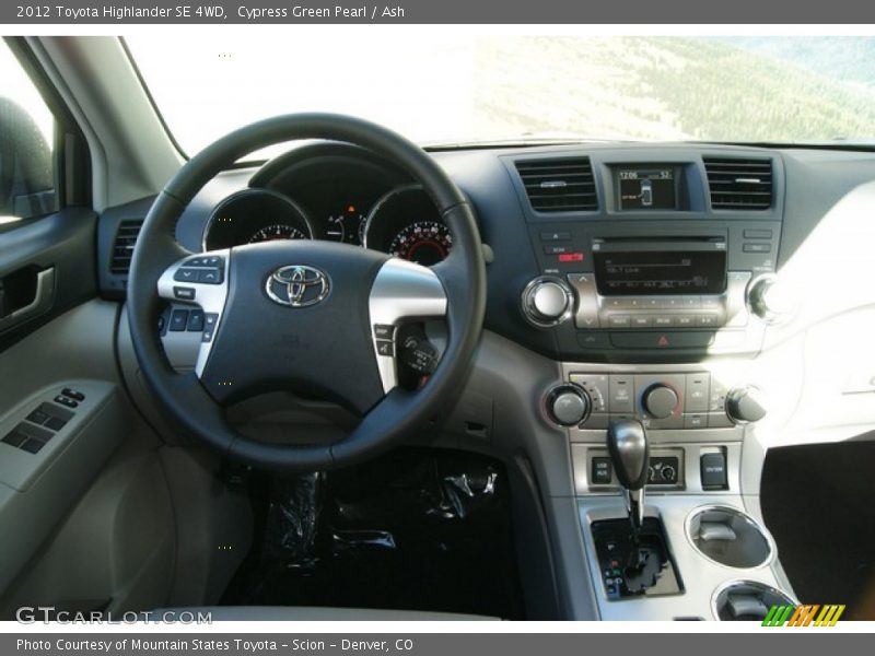 Cypress Green Pearl / Ash 2012 Toyota Highlander SE 4WD