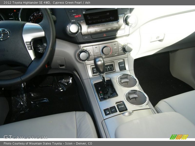 Cypress Green Pearl / Ash 2012 Toyota Highlander SE 4WD