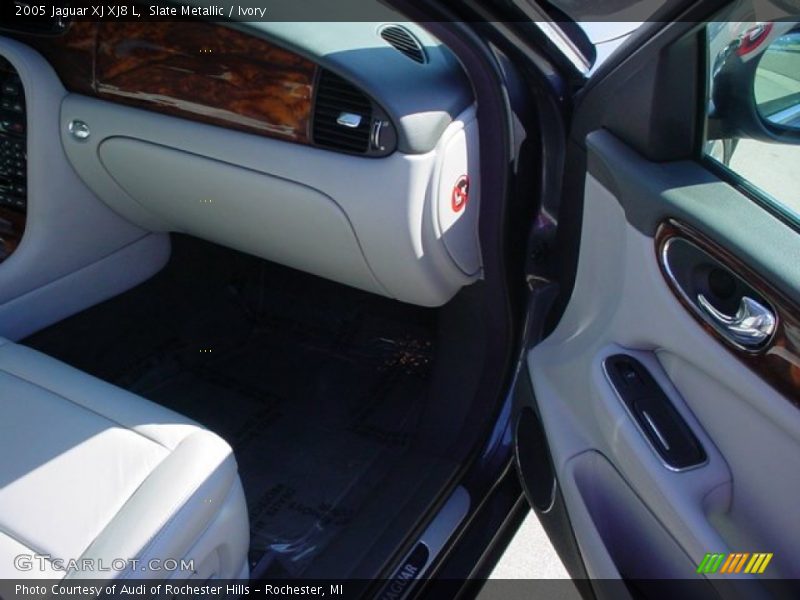 Slate Metallic / Ivory 2005 Jaguar XJ XJ8 L