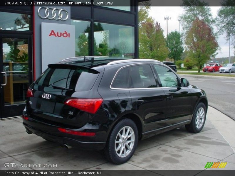 Brilliant Black / Light Gray 2009 Audi Q5 3.2 Premium quattro