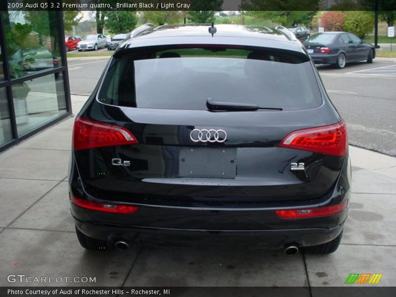 Brilliant Black / Light Gray 2009 Audi Q5 3.2 Premium quattro