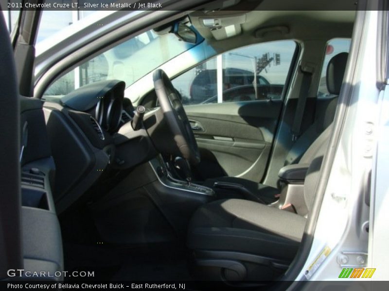 Silver Ice Metallic / Jet Black 2011 Chevrolet Cruze LT