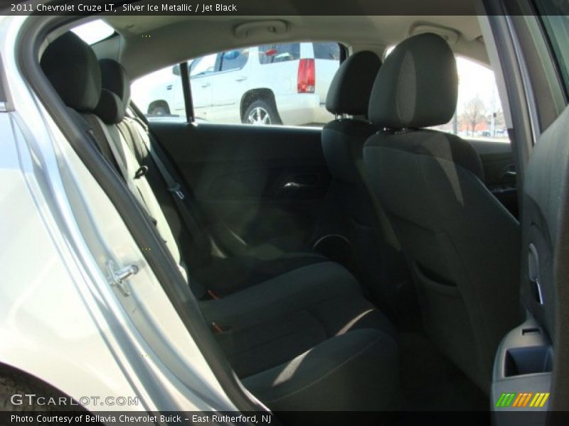 Silver Ice Metallic / Jet Black 2011 Chevrolet Cruze LT