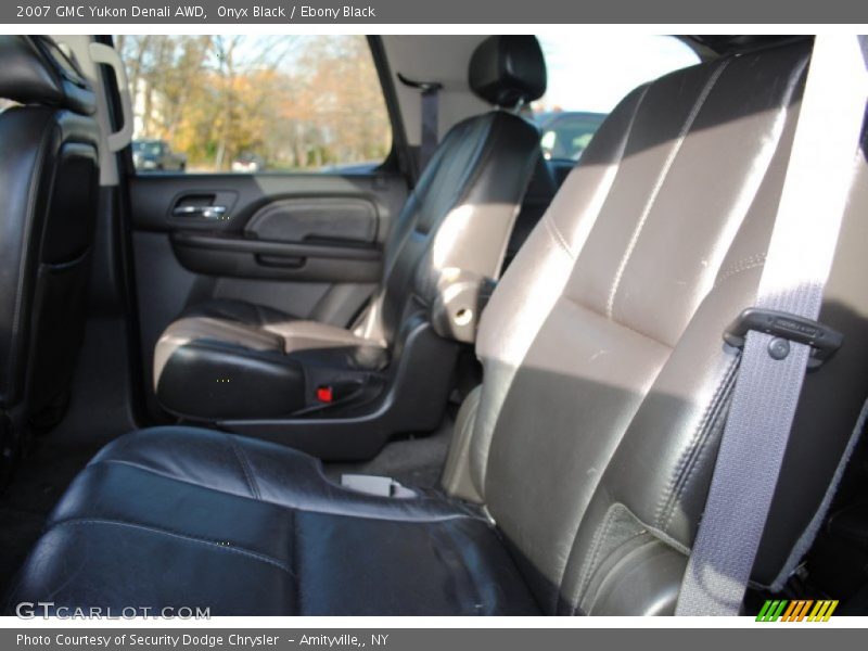 Onyx Black / Ebony Black 2007 GMC Yukon Denali AWD