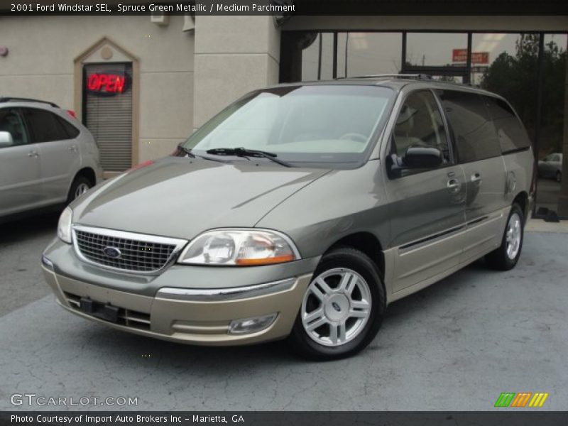 Front 3/4 View of 2001 Windstar SEL