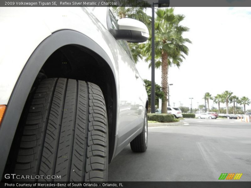 Reflex Silver Metallic / Charcoal 2009 Volkswagen Tiguan SE