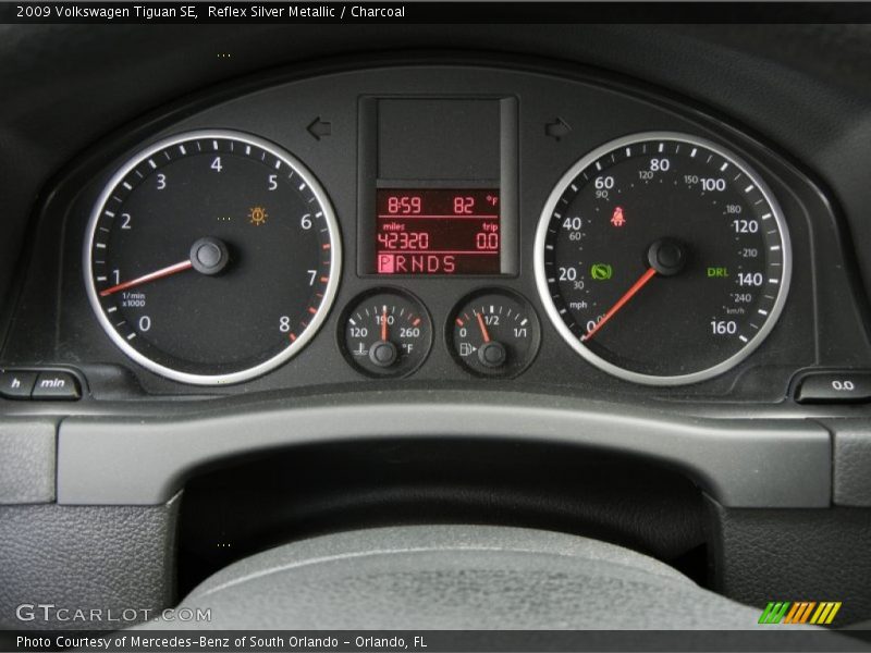 Reflex Silver Metallic / Charcoal 2009 Volkswagen Tiguan SE