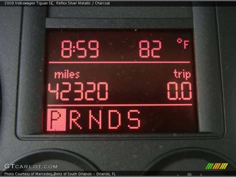 Reflex Silver Metallic / Charcoal 2009 Volkswagen Tiguan SE
