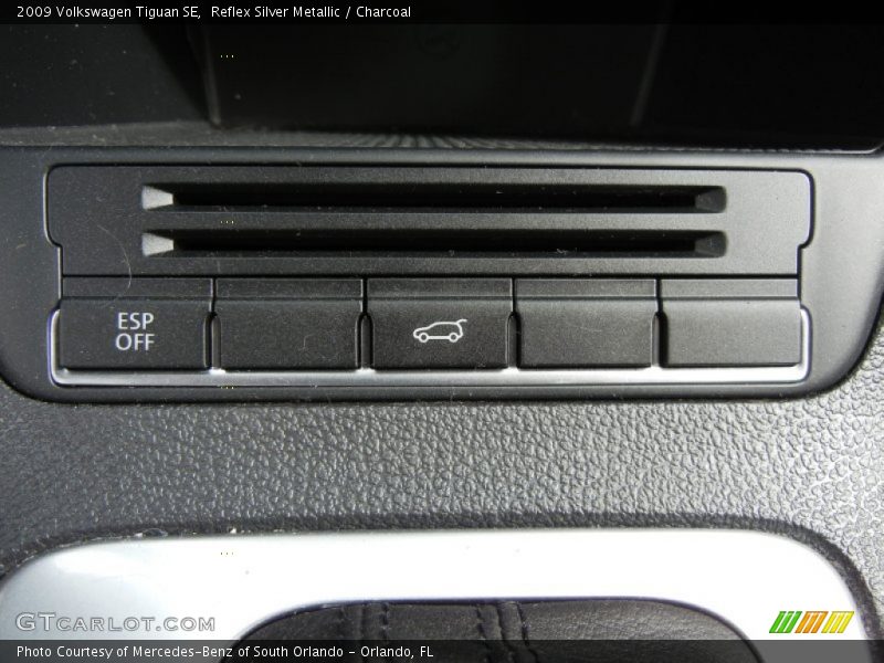 Reflex Silver Metallic / Charcoal 2009 Volkswagen Tiguan SE