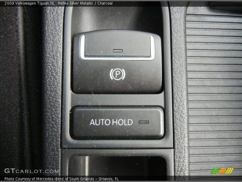 Reflex Silver Metallic / Charcoal 2009 Volkswagen Tiguan SE