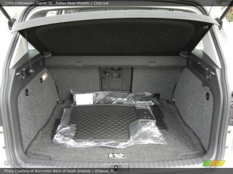 Reflex Silver Metallic / Charcoal 2009 Volkswagen Tiguan SE