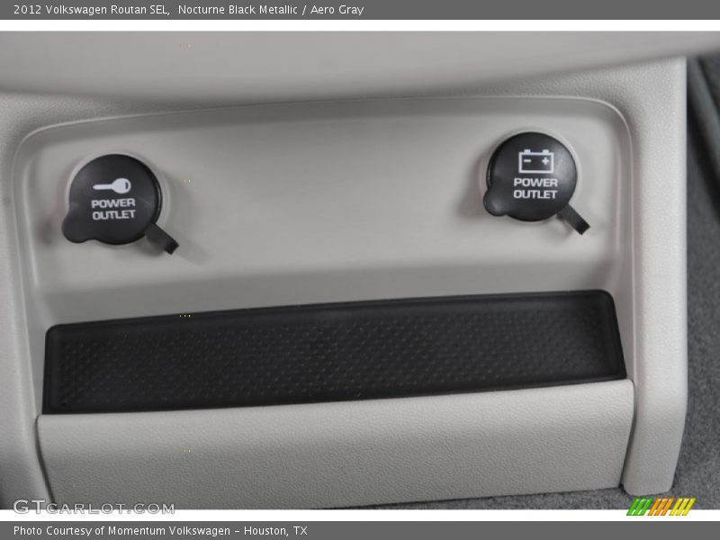 Nocturne Black Metallic / Aero Gray 2012 Volkswagen Routan SEL