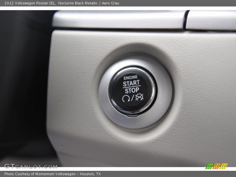 Nocturne Black Metallic / Aero Gray 2012 Volkswagen Routan SEL