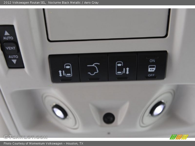 Nocturne Black Metallic / Aero Gray 2012 Volkswagen Routan SEL