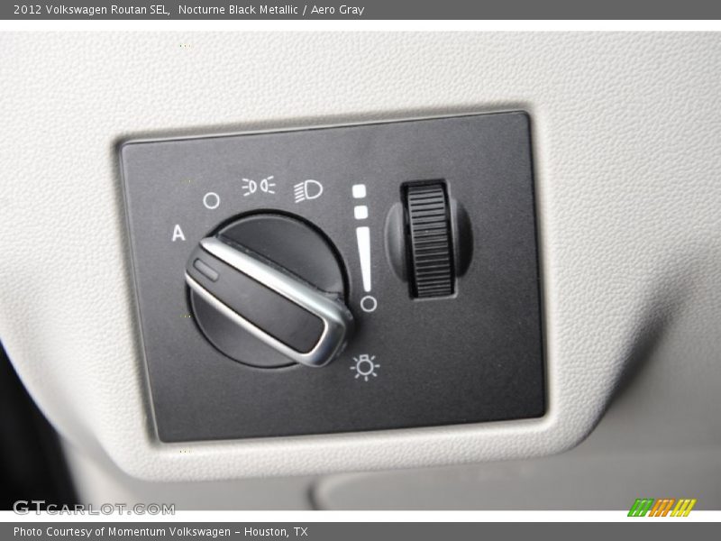 Nocturne Black Metallic / Aero Gray 2012 Volkswagen Routan SEL