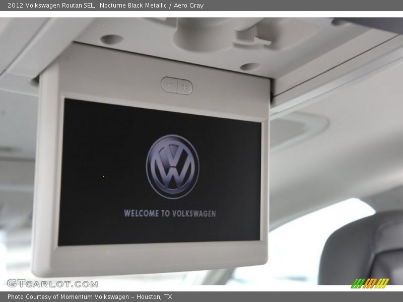 Nocturne Black Metallic / Aero Gray 2012 Volkswagen Routan SEL
