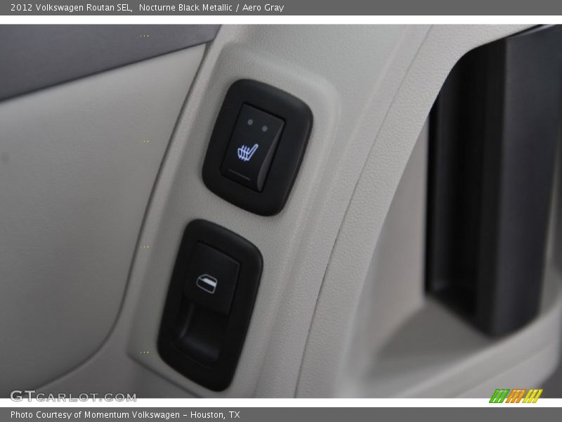 Nocturne Black Metallic / Aero Gray 2012 Volkswagen Routan SEL