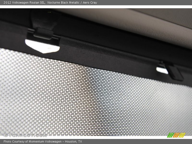 Nocturne Black Metallic / Aero Gray 2012 Volkswagen Routan SEL