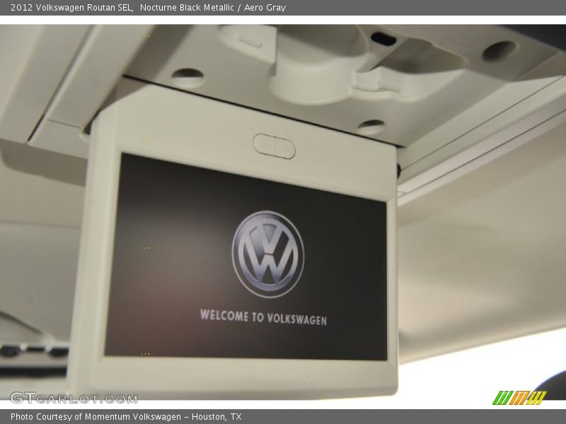 Nocturne Black Metallic / Aero Gray 2012 Volkswagen Routan SEL