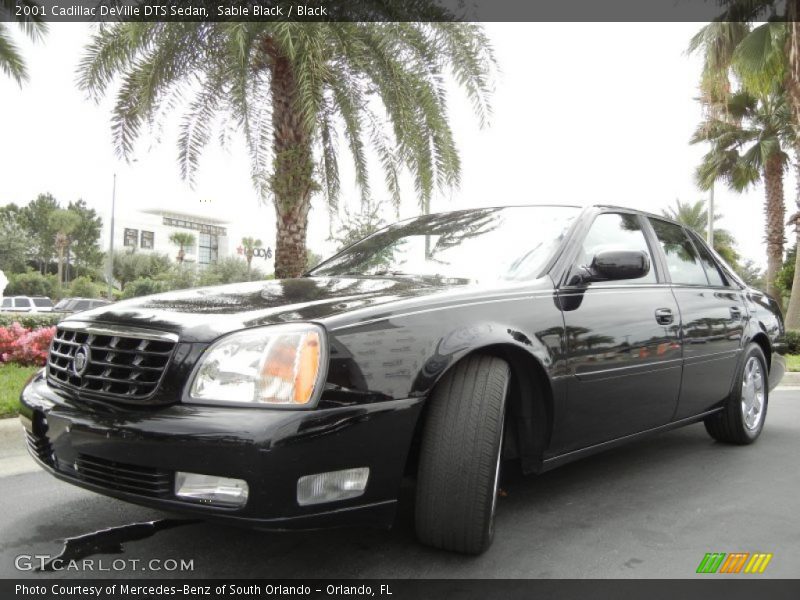 Front 3/4 View of 2001 DeVille DTS Sedan