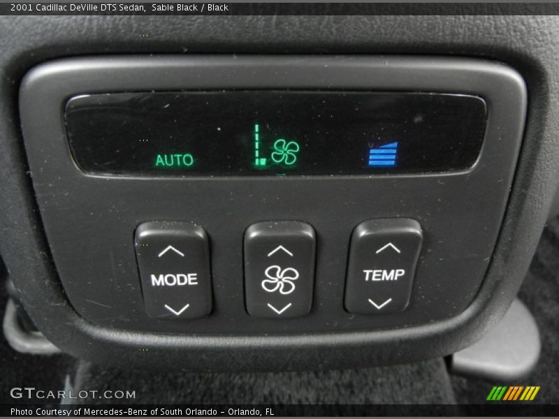 Controls of 2001 DeVille DTS Sedan