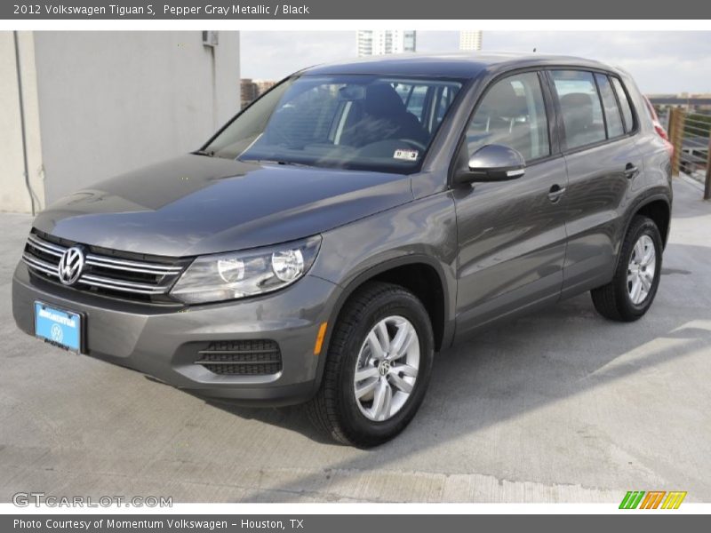 Front 3/4 View of 2012 Tiguan S