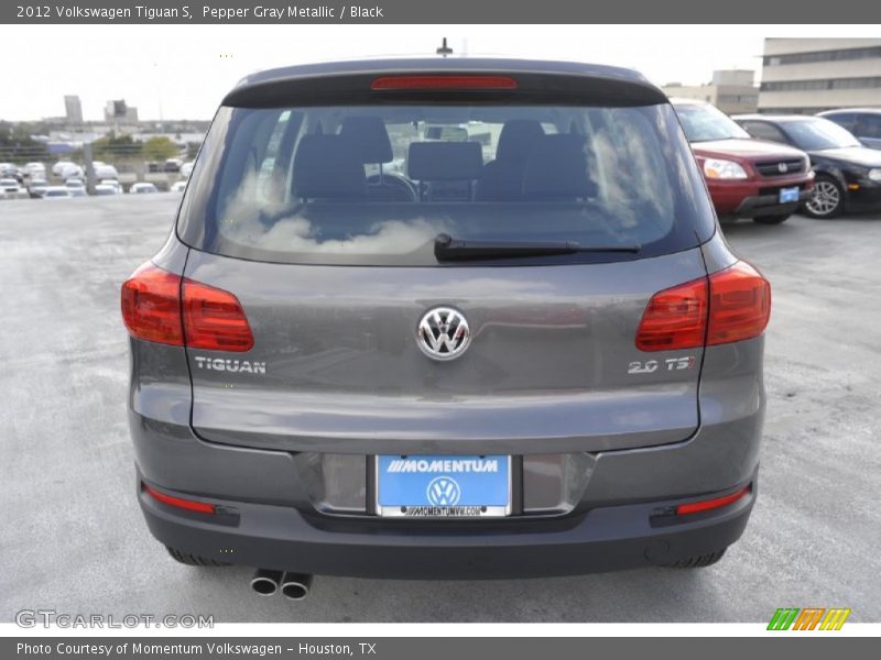 Pepper Gray Metallic / Black 2012 Volkswagen Tiguan S