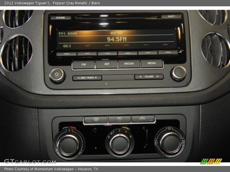 Pepper Gray Metallic / Black 2012 Volkswagen Tiguan S