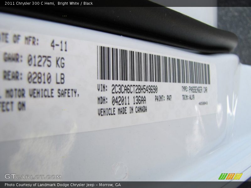 Bright White / Black 2011 Chrysler 300 C Hemi